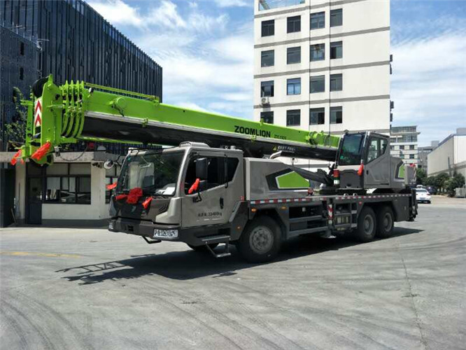 阳山县跨街广告牌的高空安装注意事项