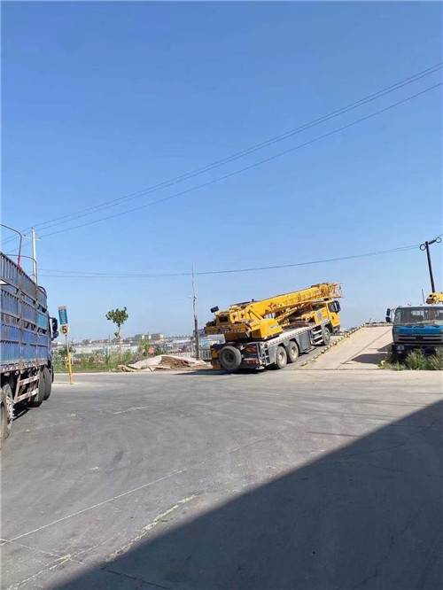 阳山县25吨吊车的租赁价格大概是多少？