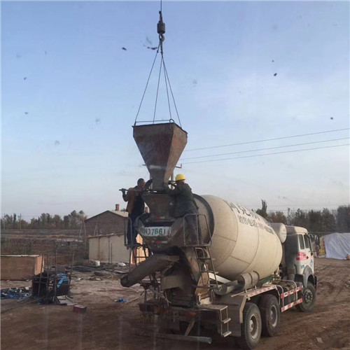 阳山县“精准瞄准”—— 吊车的 “定位导航” 技术