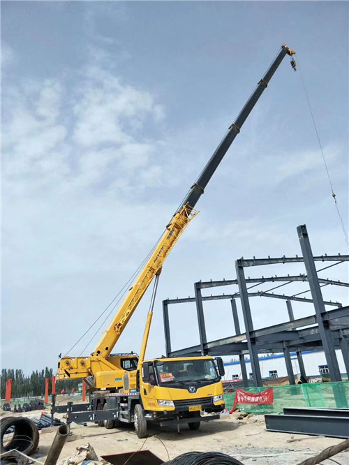 阳山县超高层建筑钢结构吊装案例